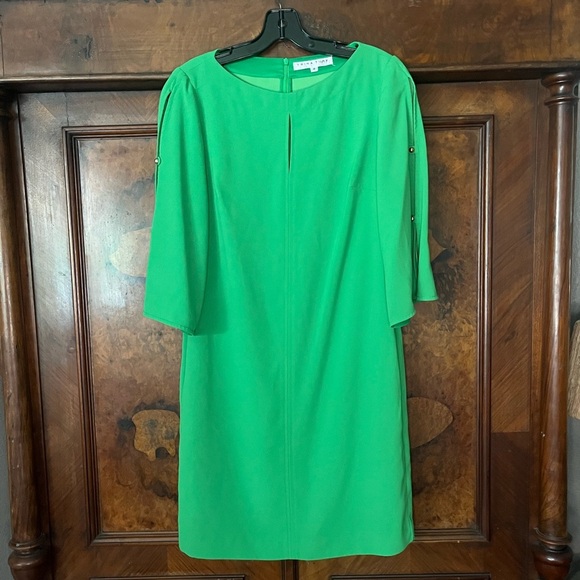EUC Trina Turk- Larsen Dress in color Mojito. Size 4. - Picture 2 of 6
